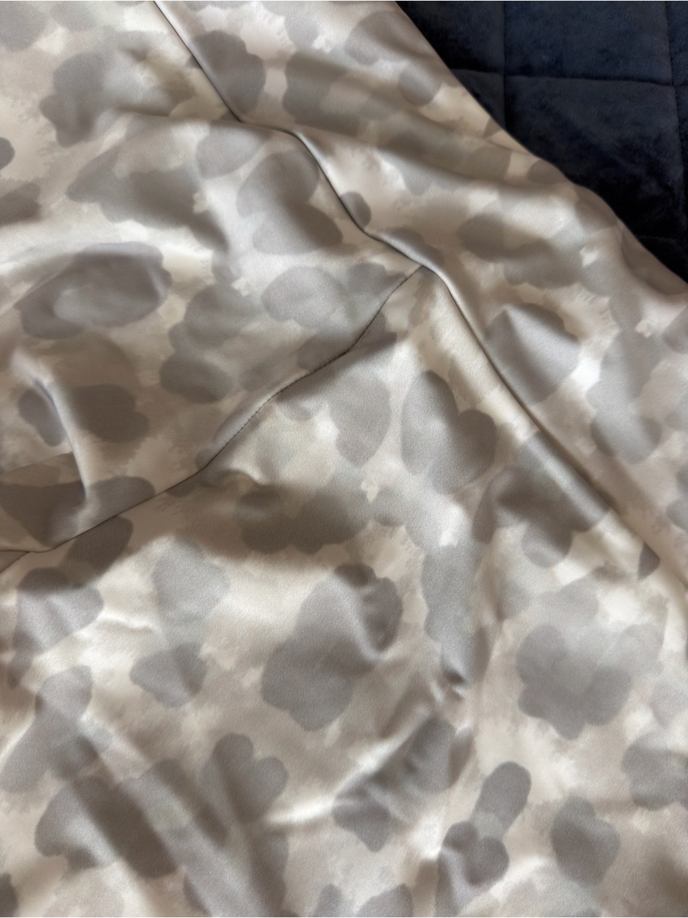 Onzie light Gray Camo Capri Leggings S/M - Picture 5 of 8
